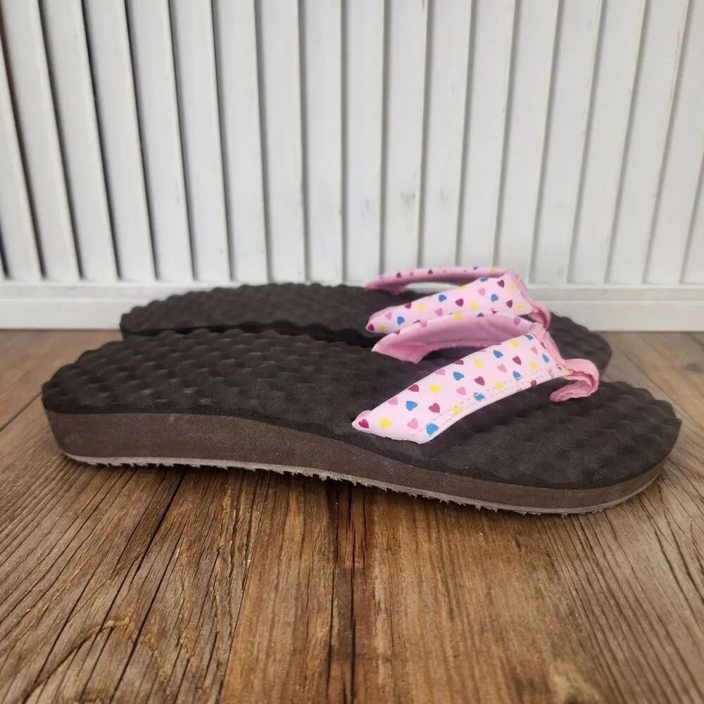 North Face Girls Flip Flops Sandals Size 5 Pink Heart Strap Cushioned Beach Sand